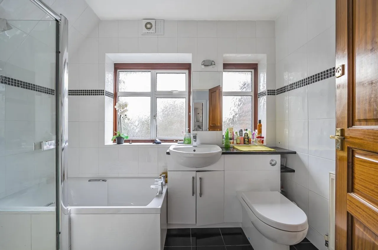 Brighton Road, Banstead, SM7 1BT, photo 16