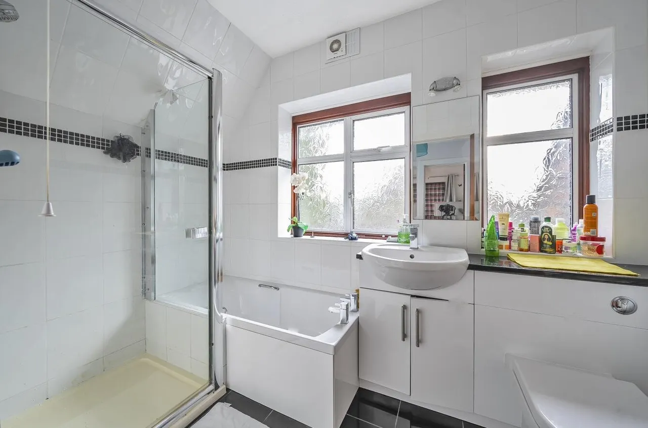Brighton Road, Banstead, SM7 1BT, photo 17