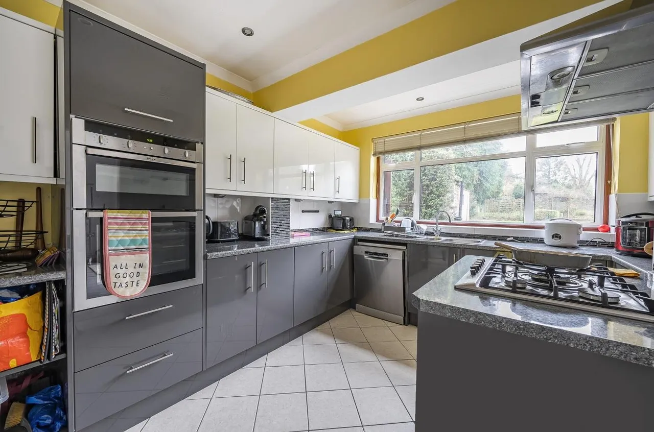 Brighton Road, Banstead, SM7 1BT, photo 3