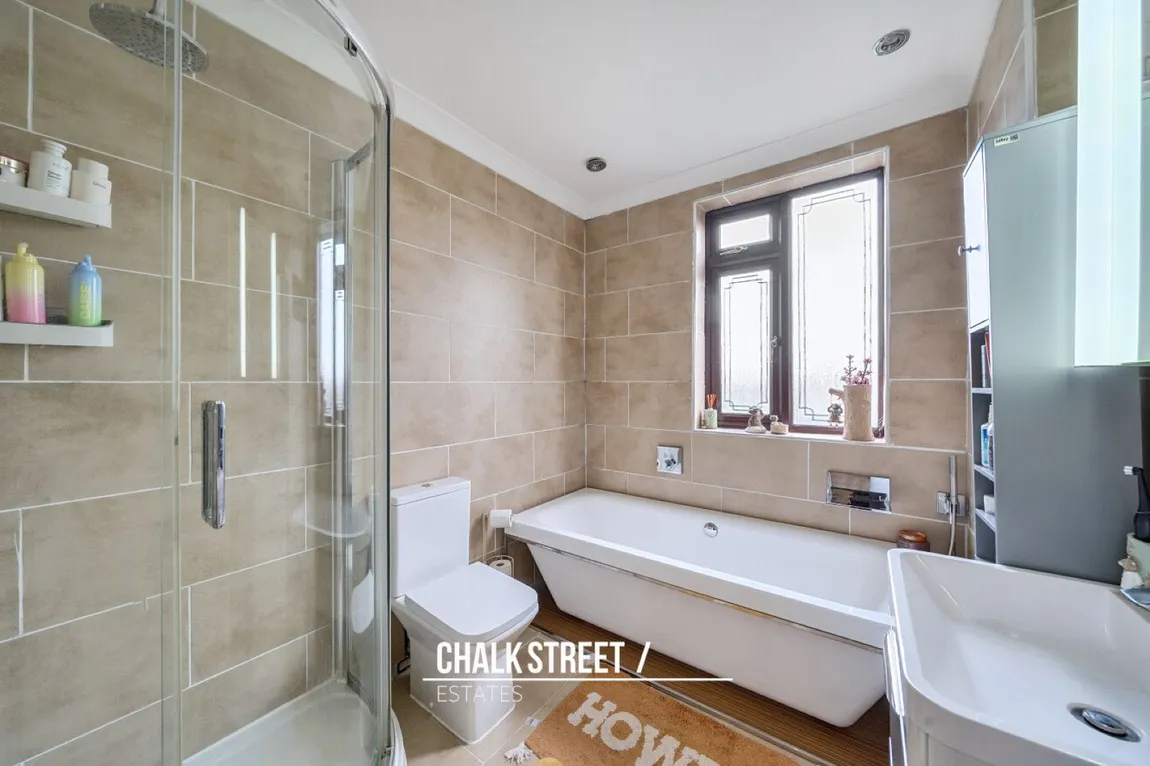 Suttons Lane, Hornchurch, Greater London, RM12 6RL, photo 13