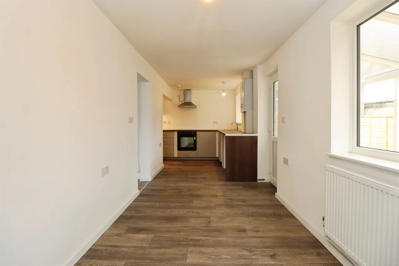 Handcross Court, CORBY, photo 2