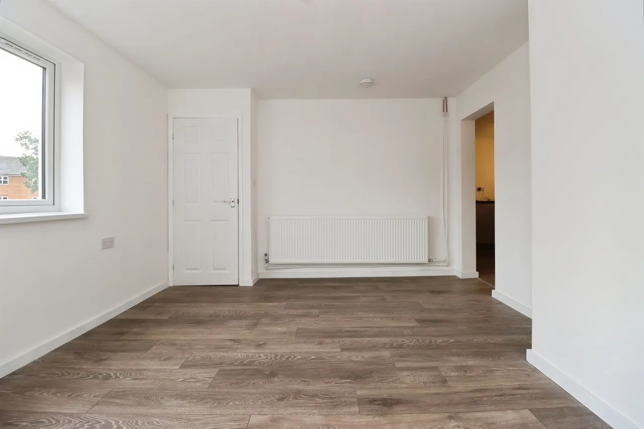 Handcross Court, CORBY, photo 10