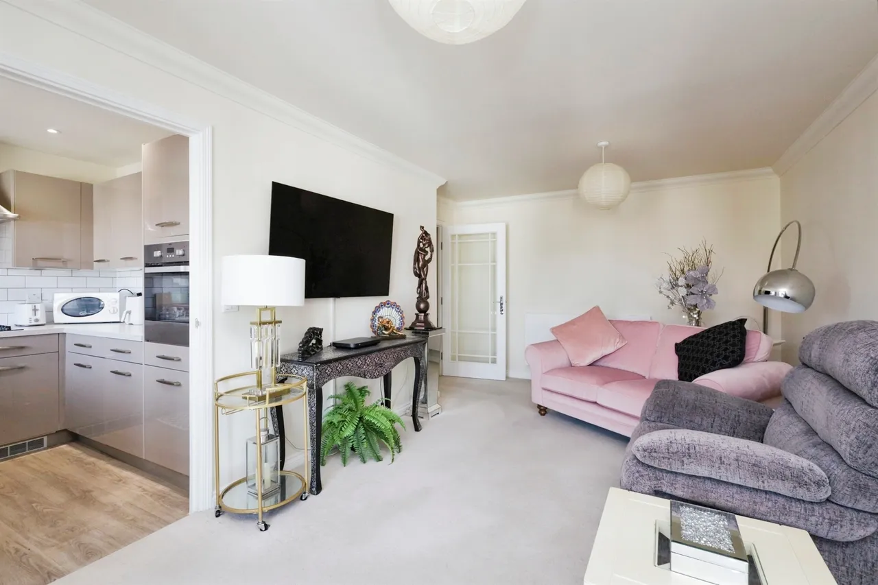 Southfields Road, Eastbourne, photo 3