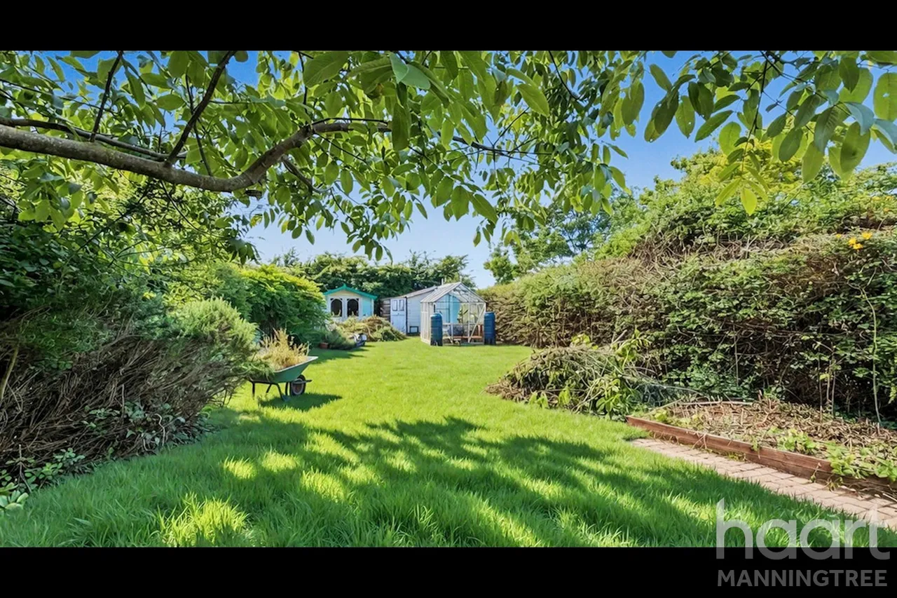 Clacton Road, Horsley Cross, CO11, photo 14