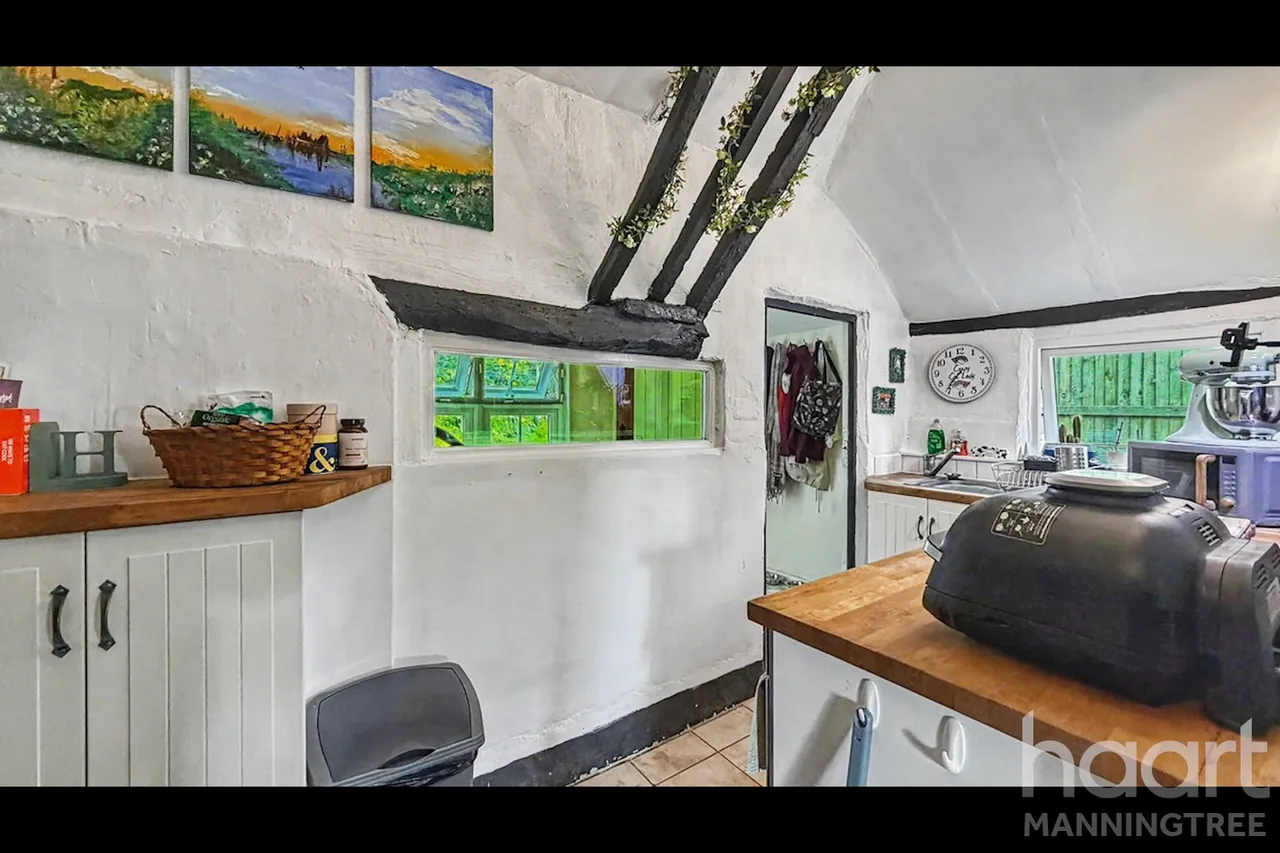 Clacton Road, Horsley Cross, CO11, photo 5