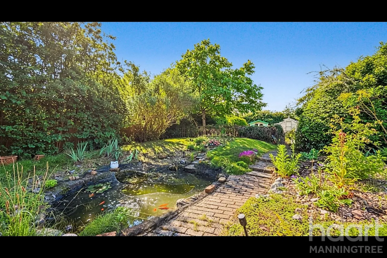 Clacton Road, Horsley Cross, CO11, photo 7