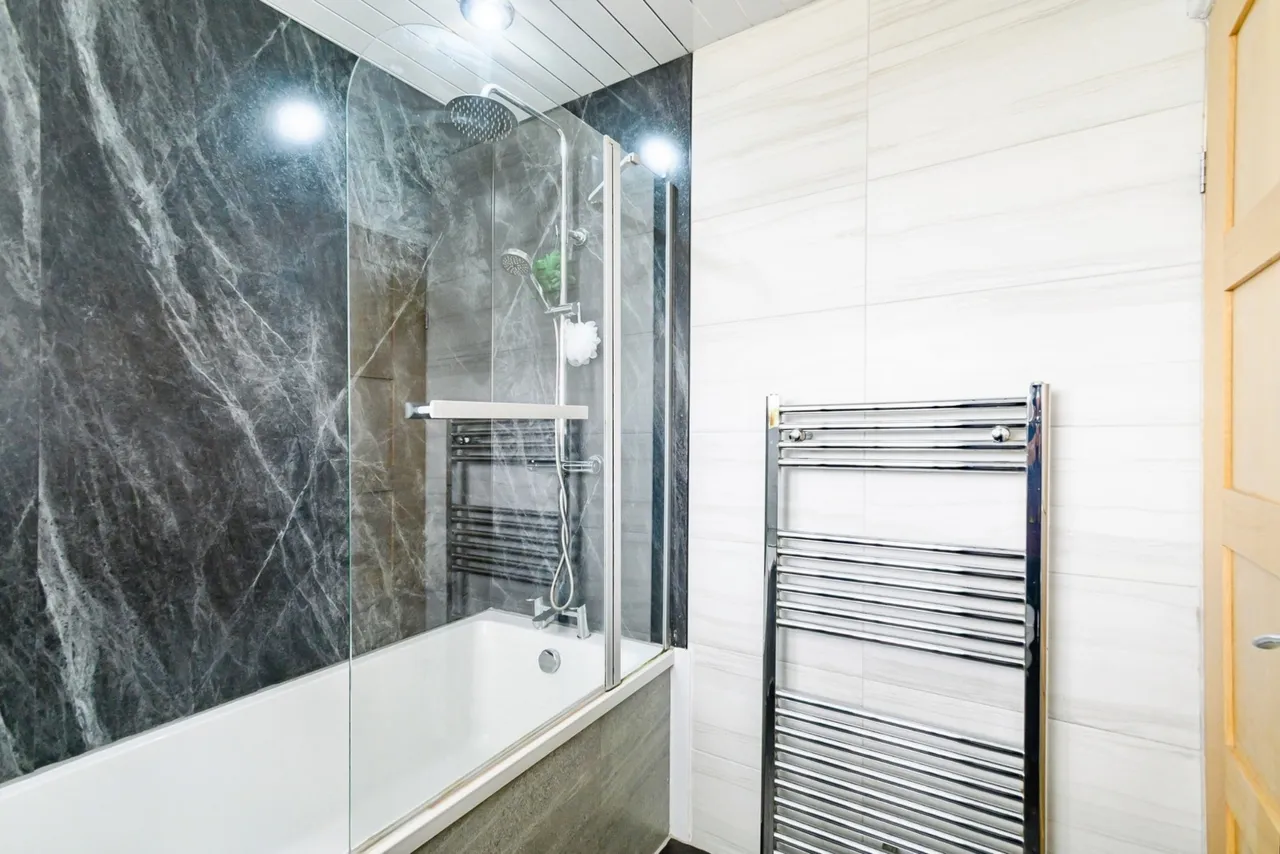 Tong Road, Little Lever, BL3, photo 12