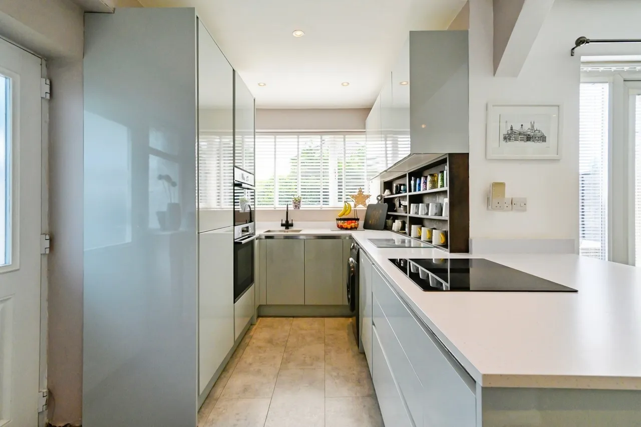 Tong Road, Little Lever, BL3, photo 3