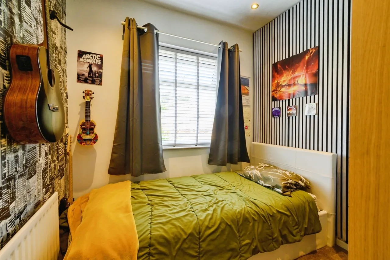 Tong Road, Little Lever, BL3, photo 9