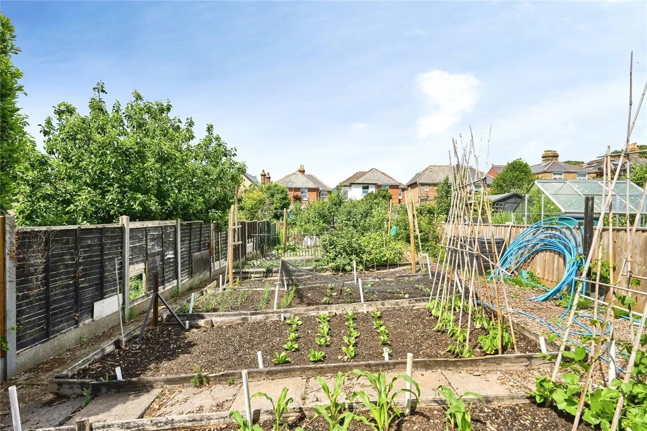 Victoria Grove, East Cowes, PO32, photo 9