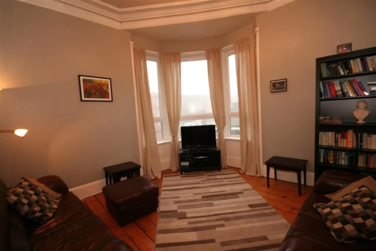 Kilmarnock Road, Shawlands, Glasgow, photo 2