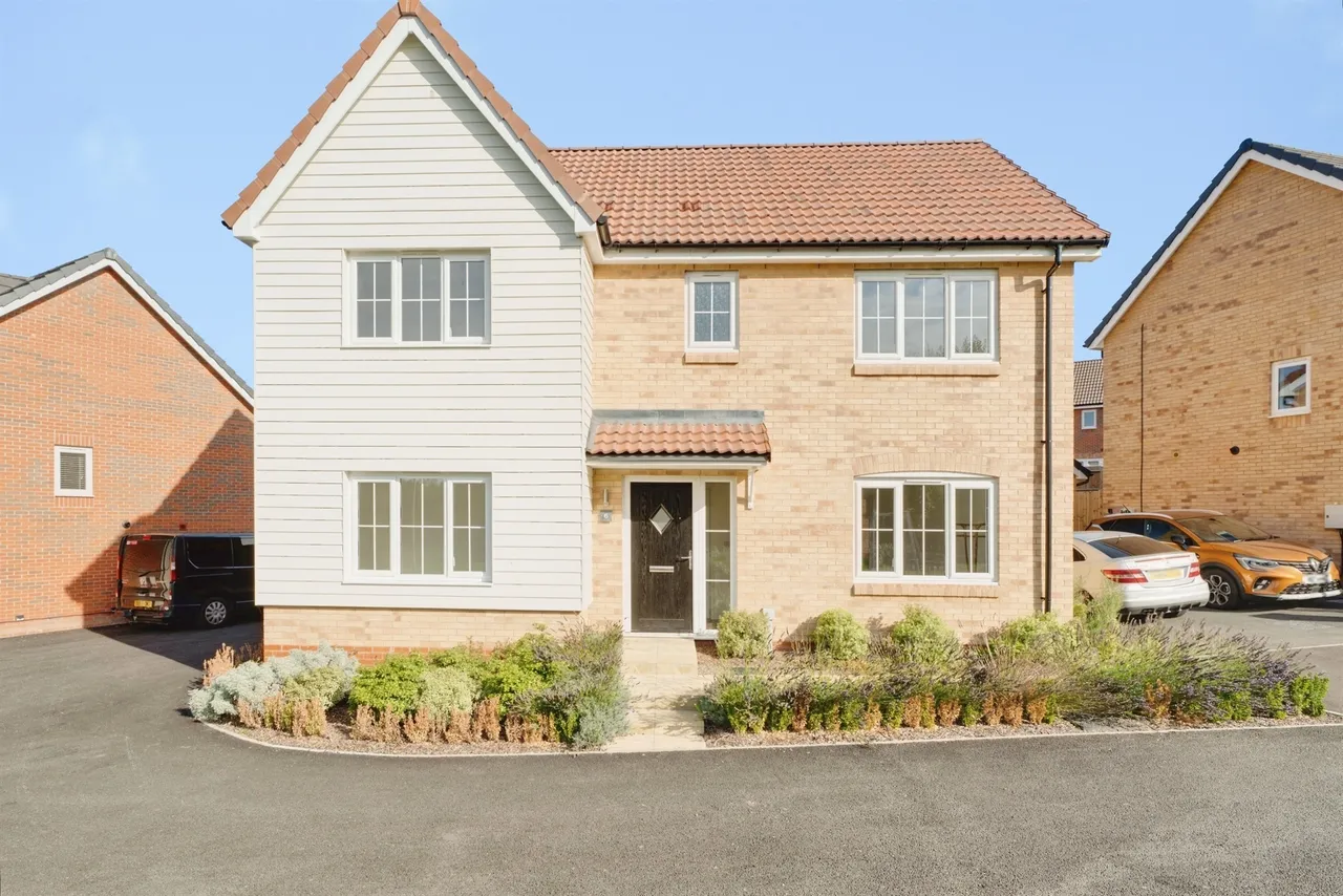 4 bed house for sale, Pinewood Grange, Stowmarket, IP14