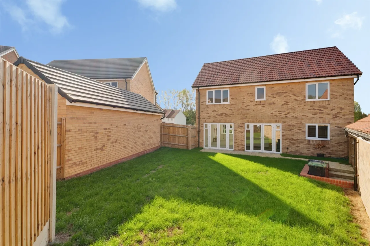 Pinewood Grange, Stowmarket, IP14, photo 22