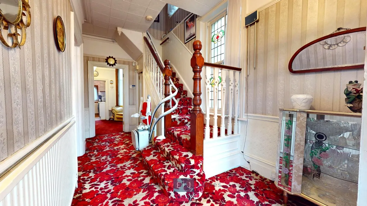 Blake Hall Road, London, photo 5