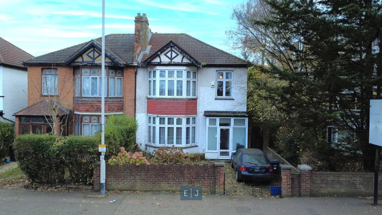 Blake Hall Road, London, photo 2