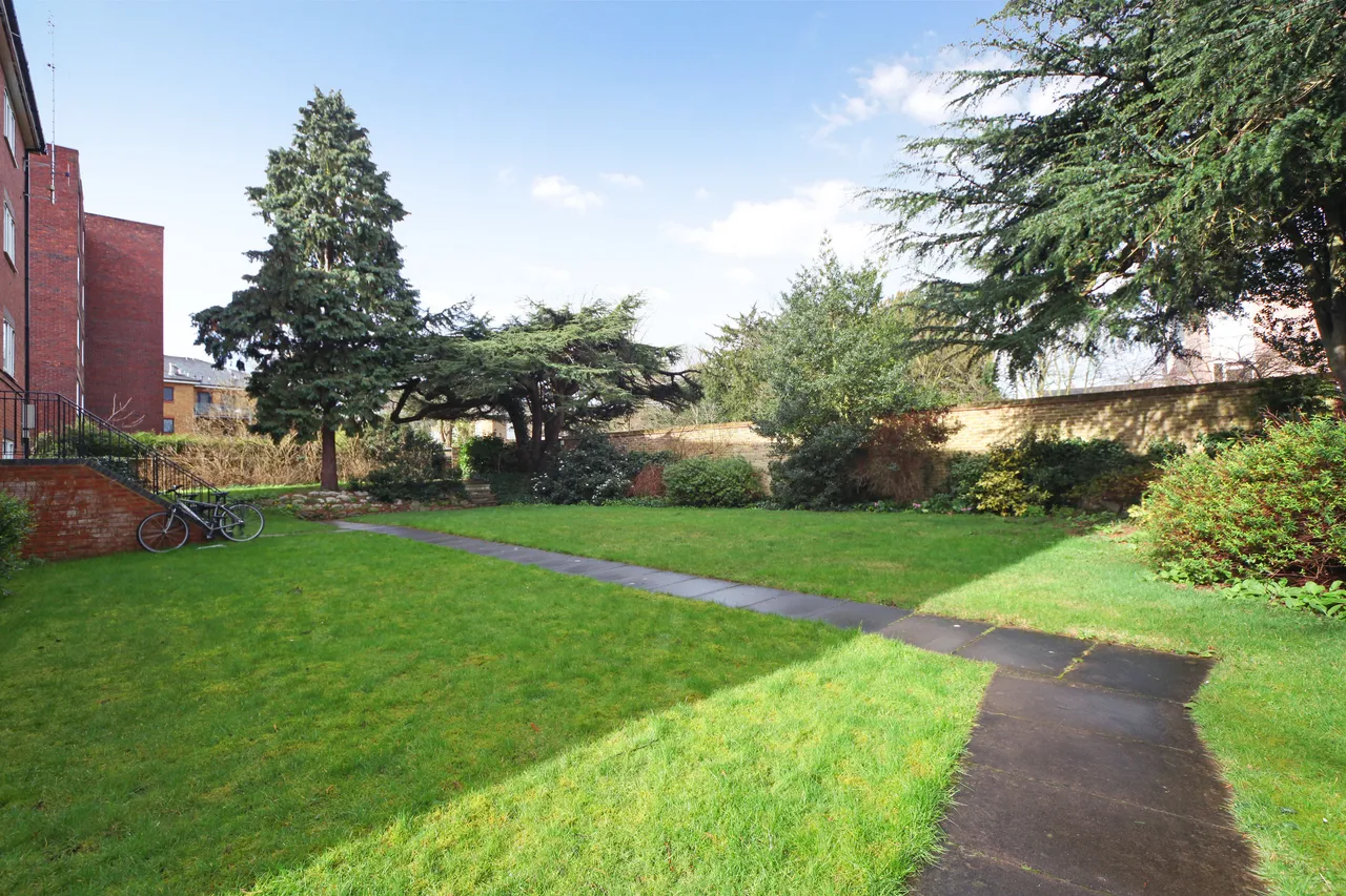 Augustus Road, London, SW19, photo 6