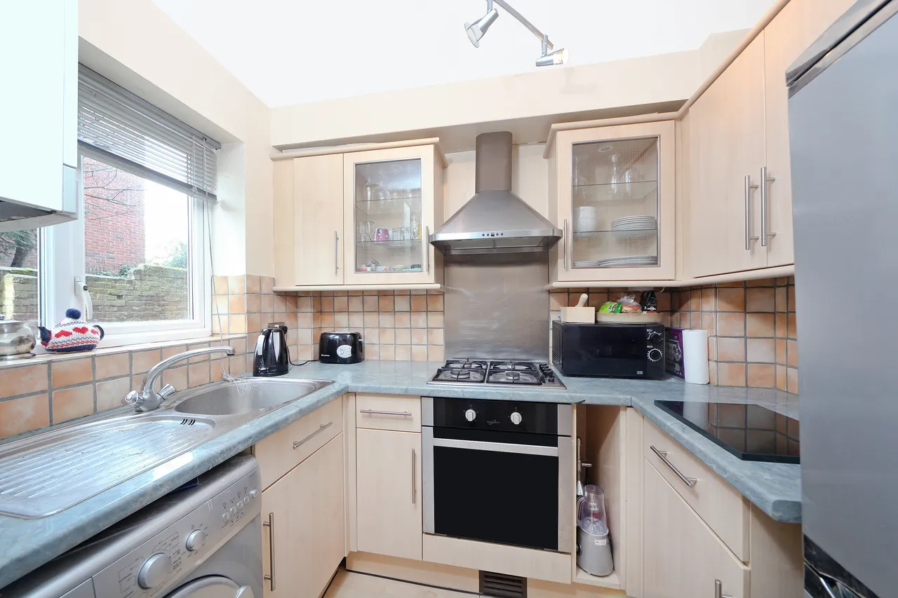 Augustus Road, London, SW19, photo 3