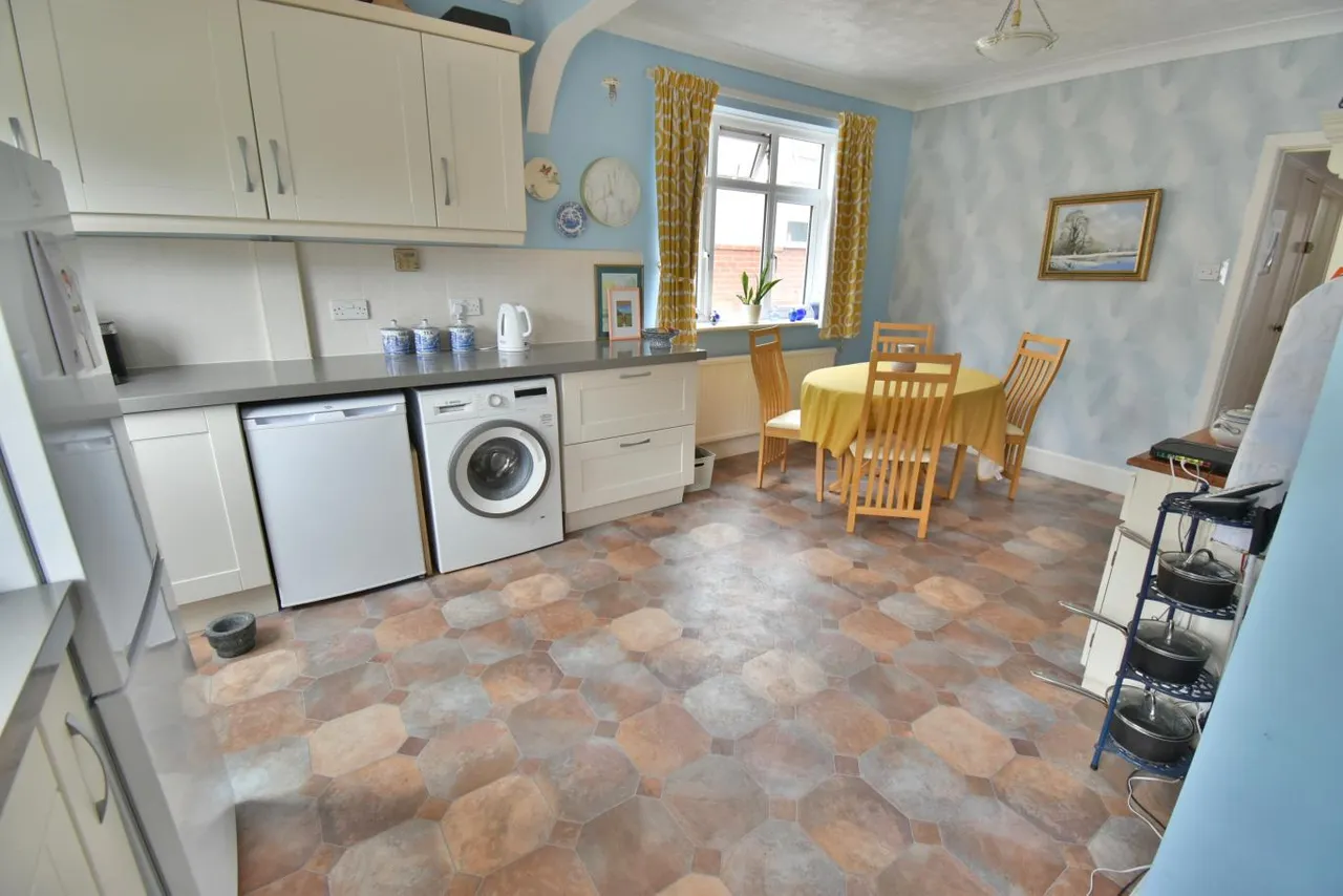 Brierley Road, BH10, photo 5