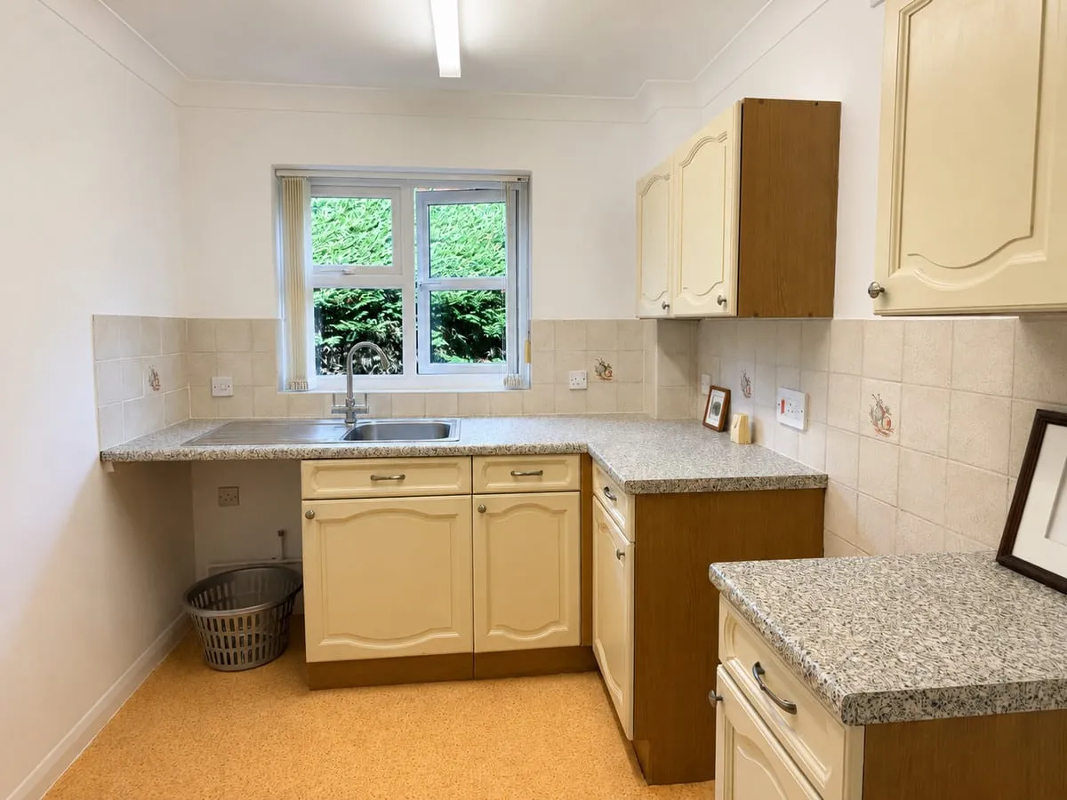 Moorside Road, West Moors, BH22, photo 5