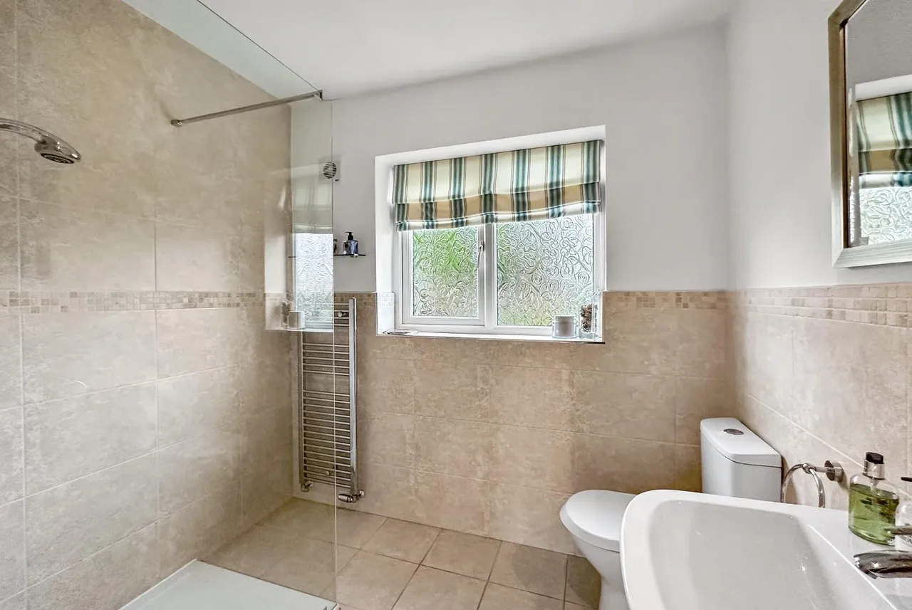 Cottrell Road, Hale Barns, Cheshire WA15 0RT, photo 9