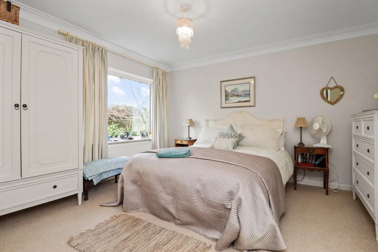 Cottrell Road, Hale Barns, Cheshire WA15 0RT, photo 10