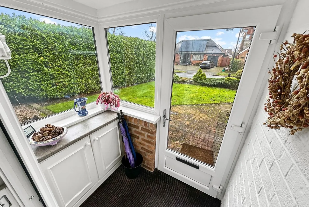 Cottrell Road, Hale Barns, Cheshire WA15 0RT, photo 17