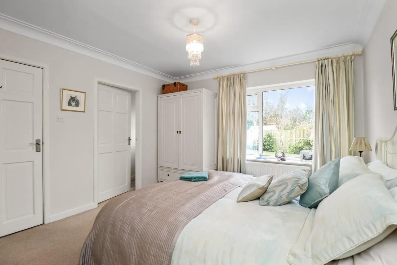 Cottrell Road, Hale Barns, Cheshire WA15 0RT, photo 24