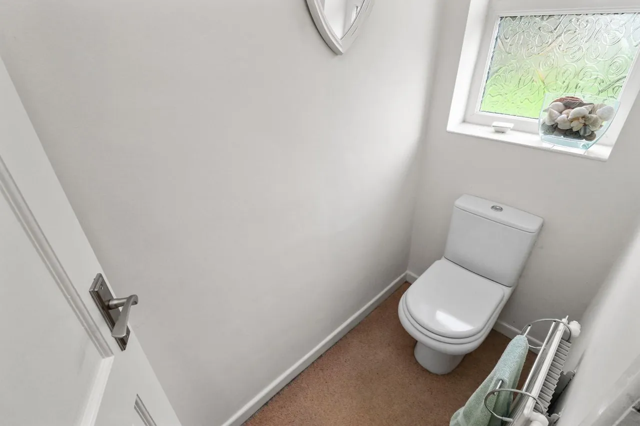 Cottrell Road, Hale Barns, Cheshire WA15 0RT, photo 25