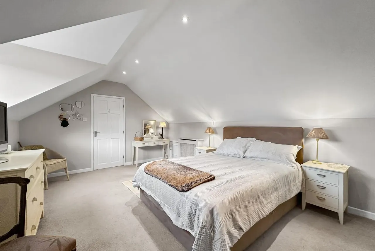 Cottrell Road, Hale Barns, Cheshire WA15 0RT, photo 30