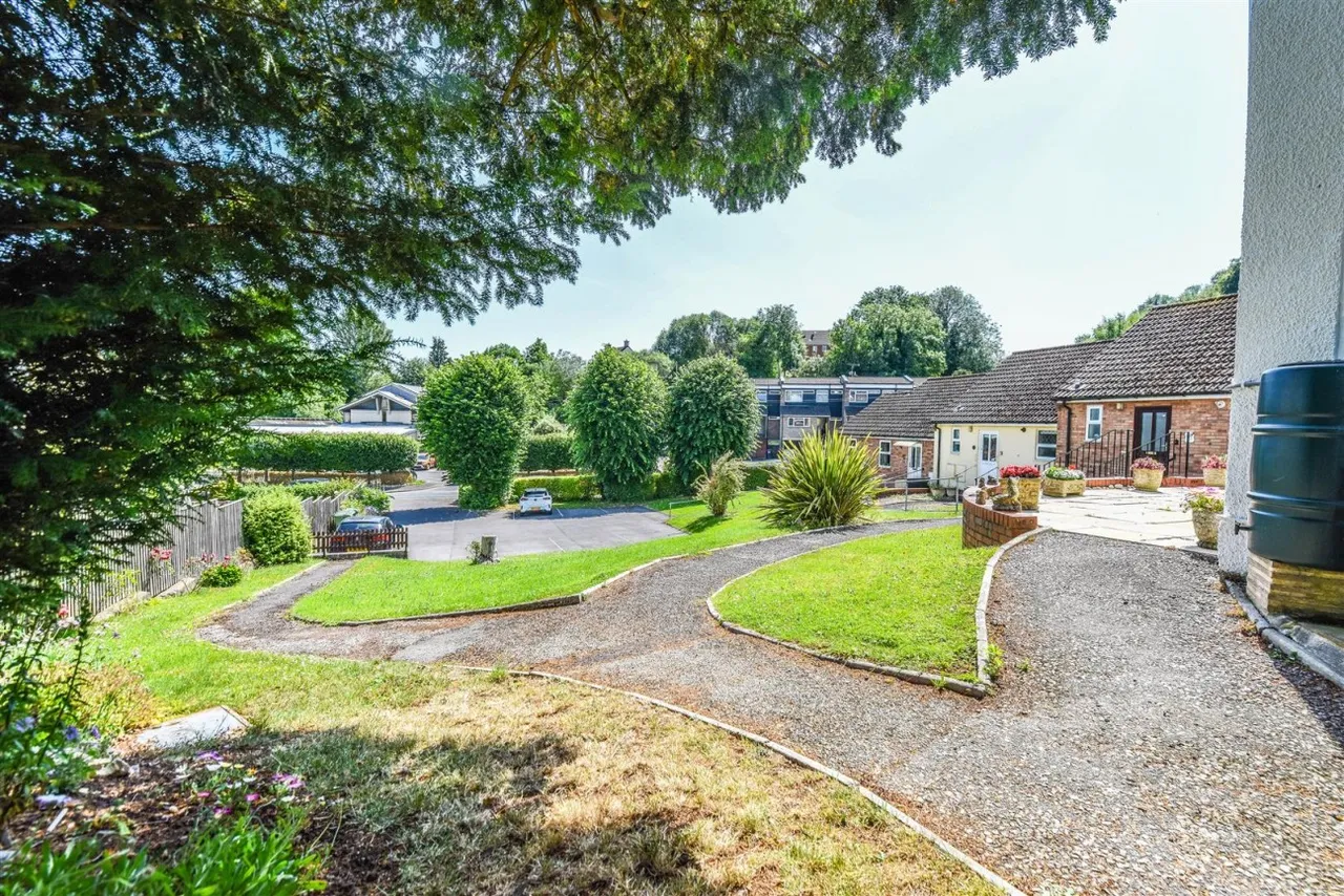 May Lane, Dursley, GL11, photo 4
