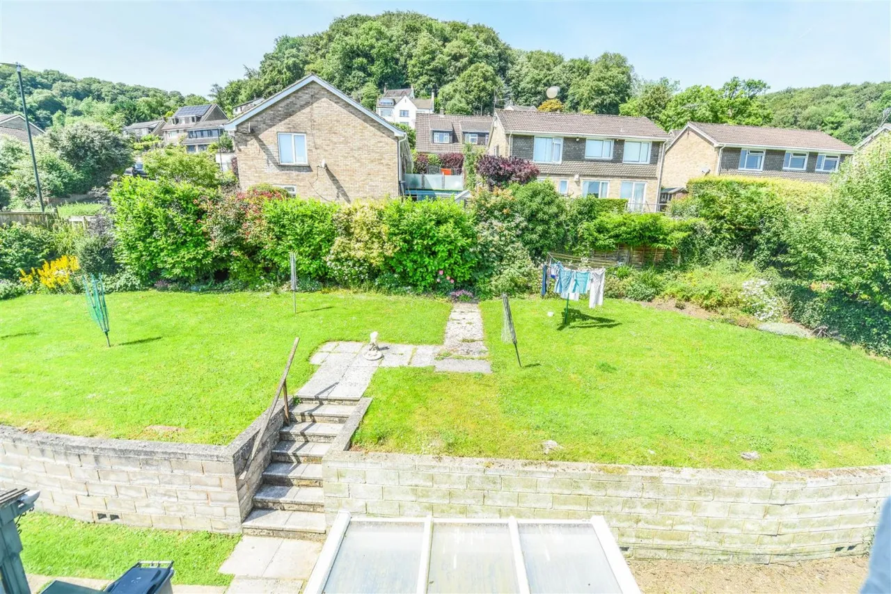May Lane, Dursley, GL11, photo 2