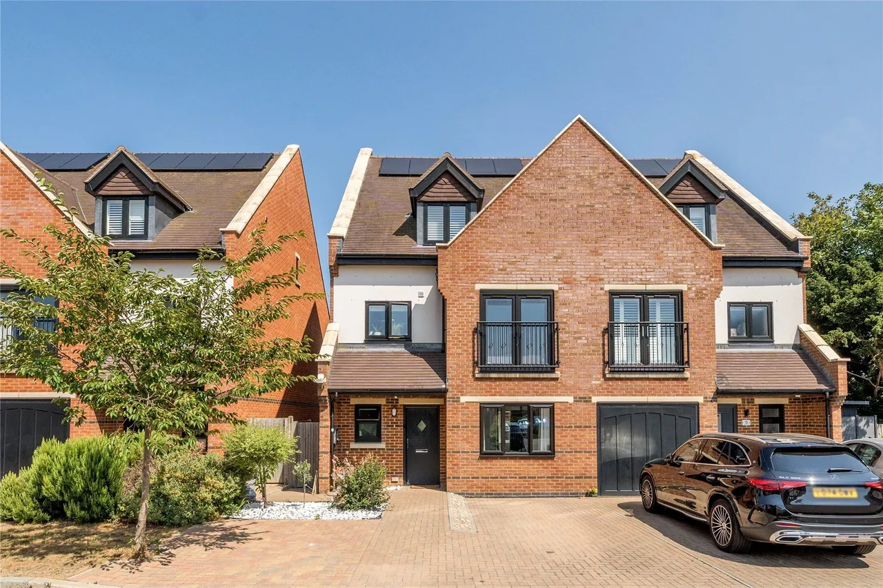 5 bed house for sale — Albertine Grove, West Wickham, BR4