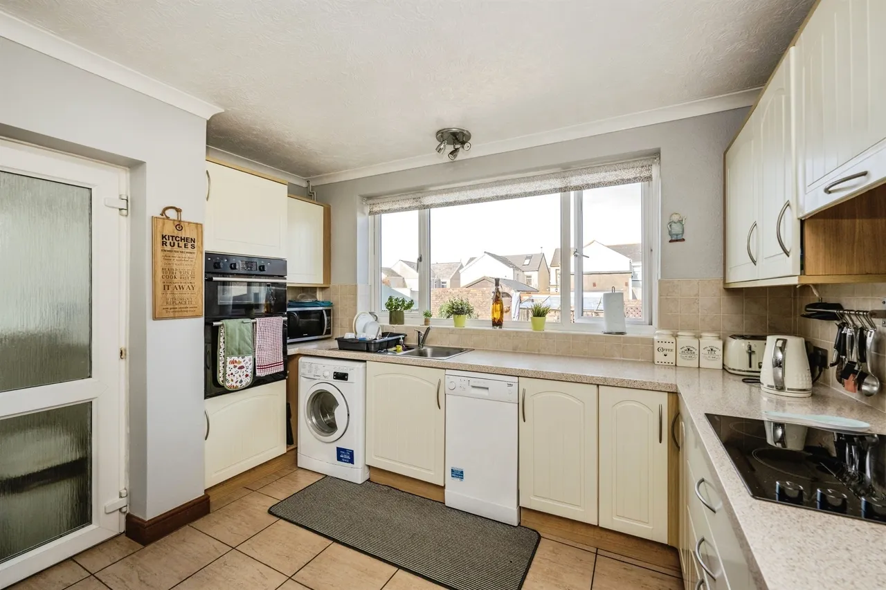 Heol Pen Y Scallen Swansea, SA4, photo 8