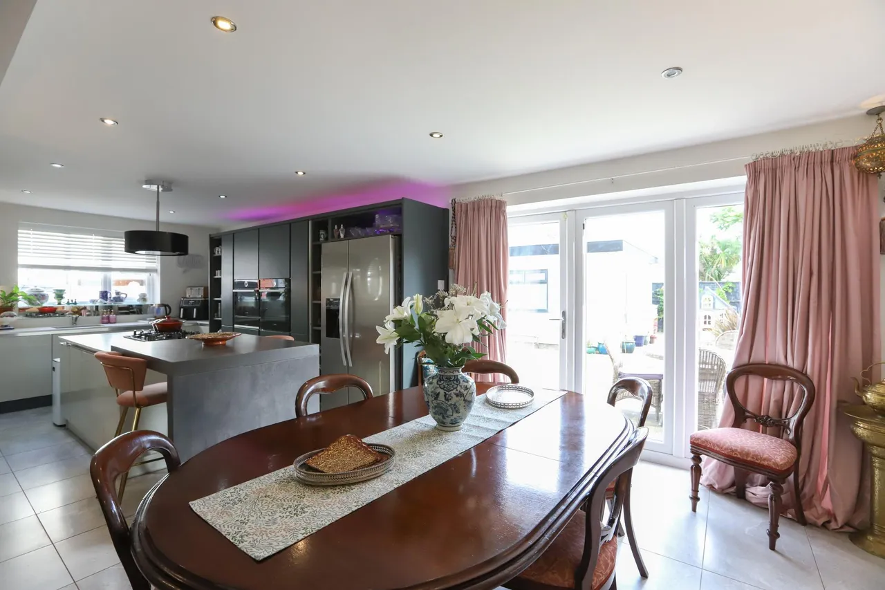 St. Annes Road, Blackpool, FY4, photo 8