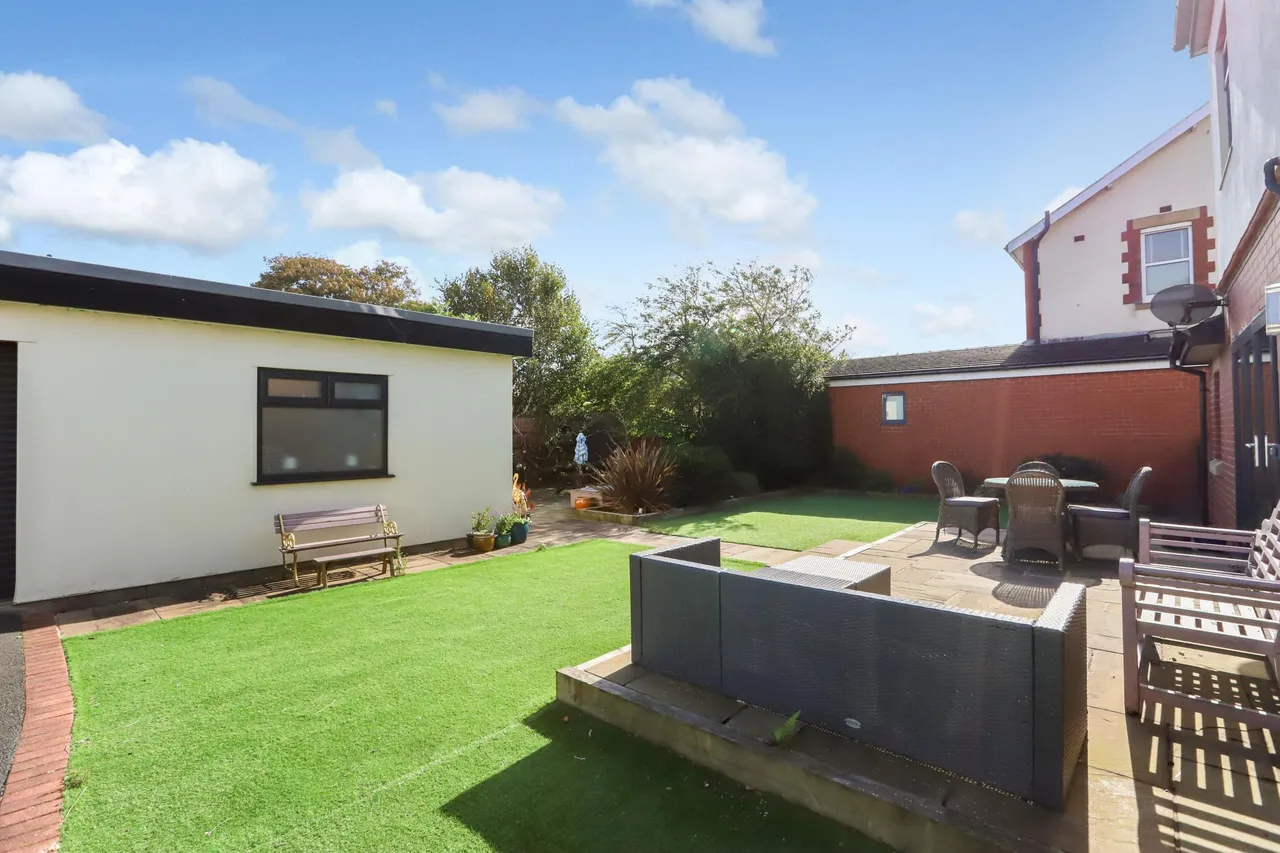 St. Annes Road, Blackpool, FY4, photo 37