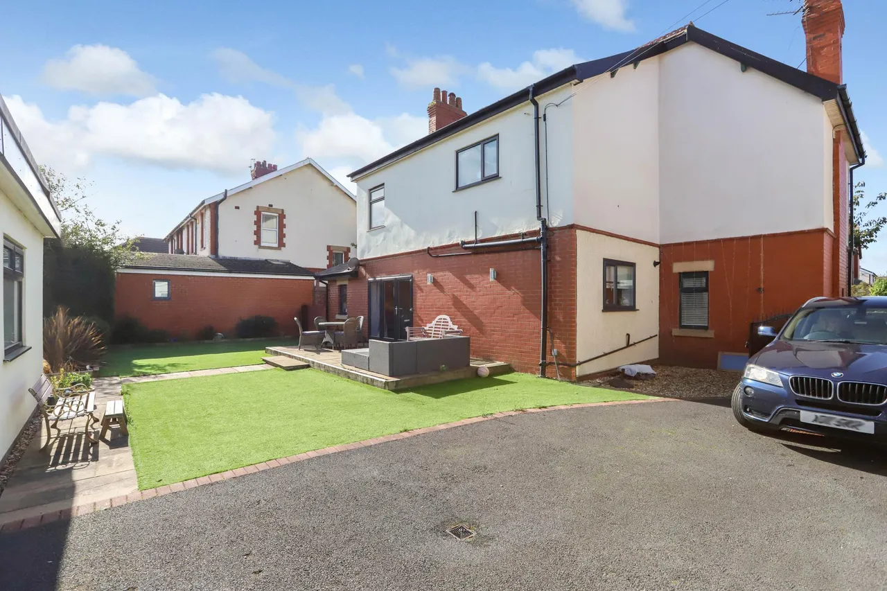 St. Annes Road, Blackpool, FY4, photo 35