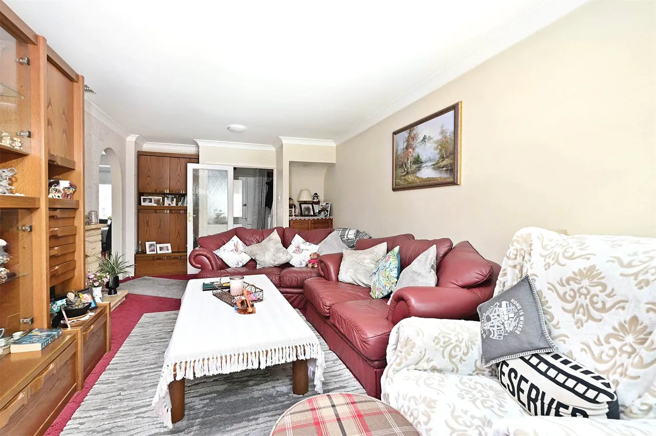 Cotswold Close, Farnborough, Hampshire, GU14 9HP, photo 5