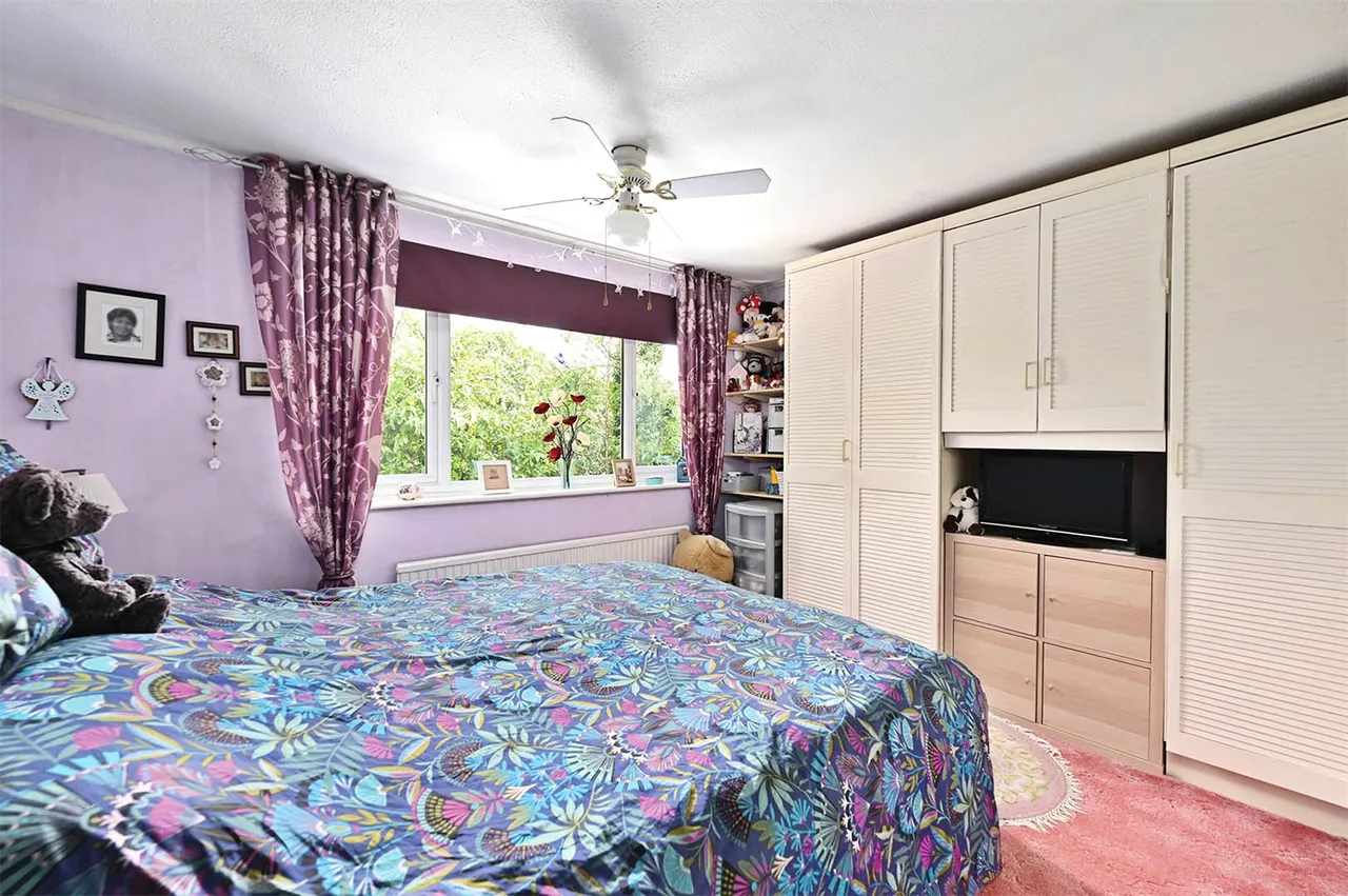Cotswold Close, Farnborough, Hampshire, GU14 9HP, photo 8