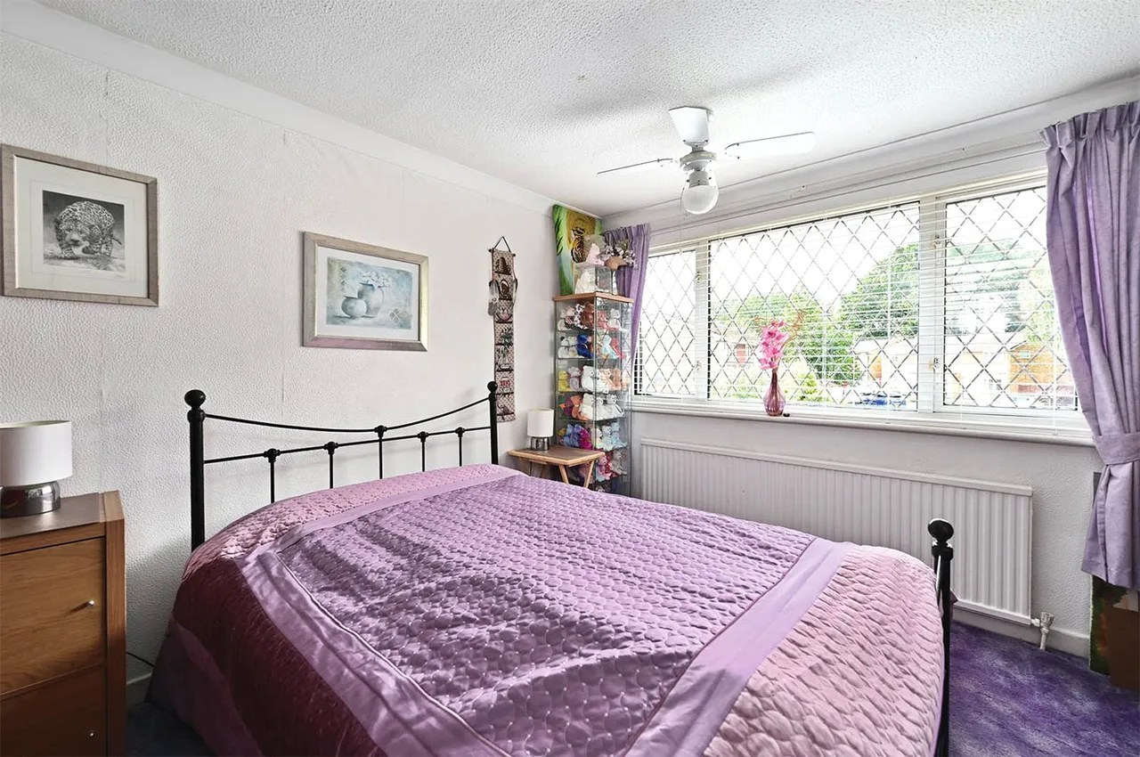 Cotswold Close, Farnborough, Hampshire, GU14 9HP, photo 7