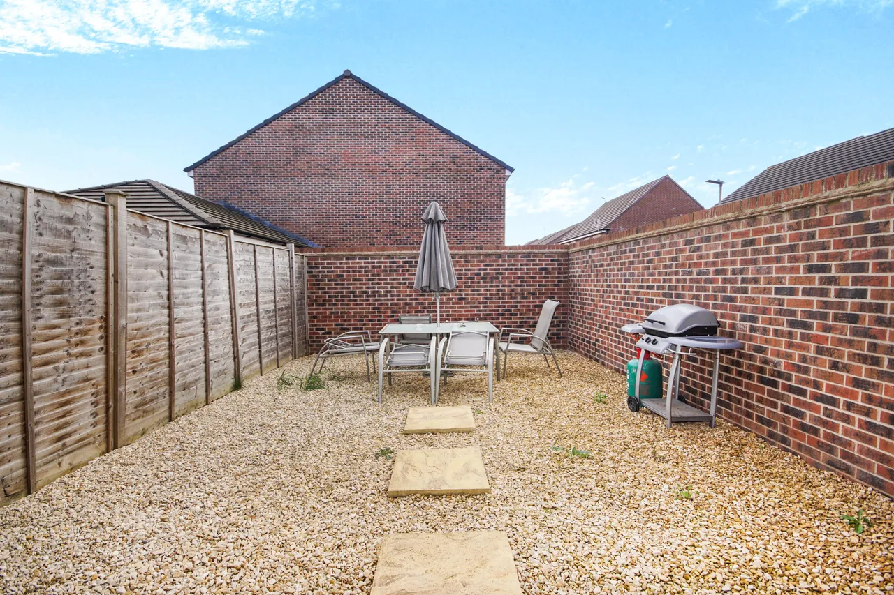 Canal Court, Hempsted, photo 5