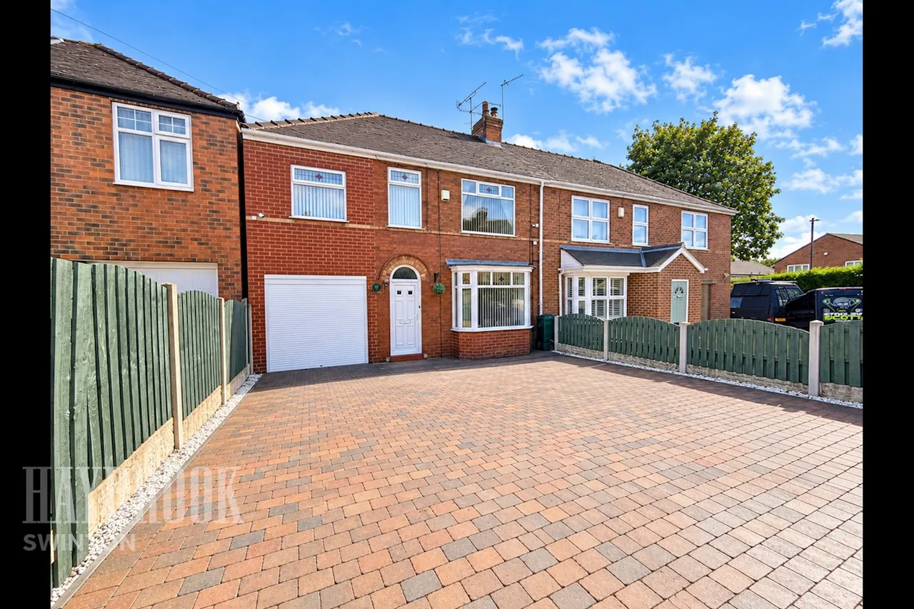 4 bed house for sale, Park Road, Conisbrough