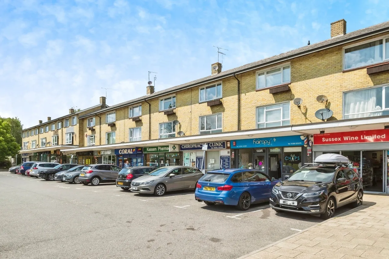 Gales Drive, Crawley, RH10, photo 10