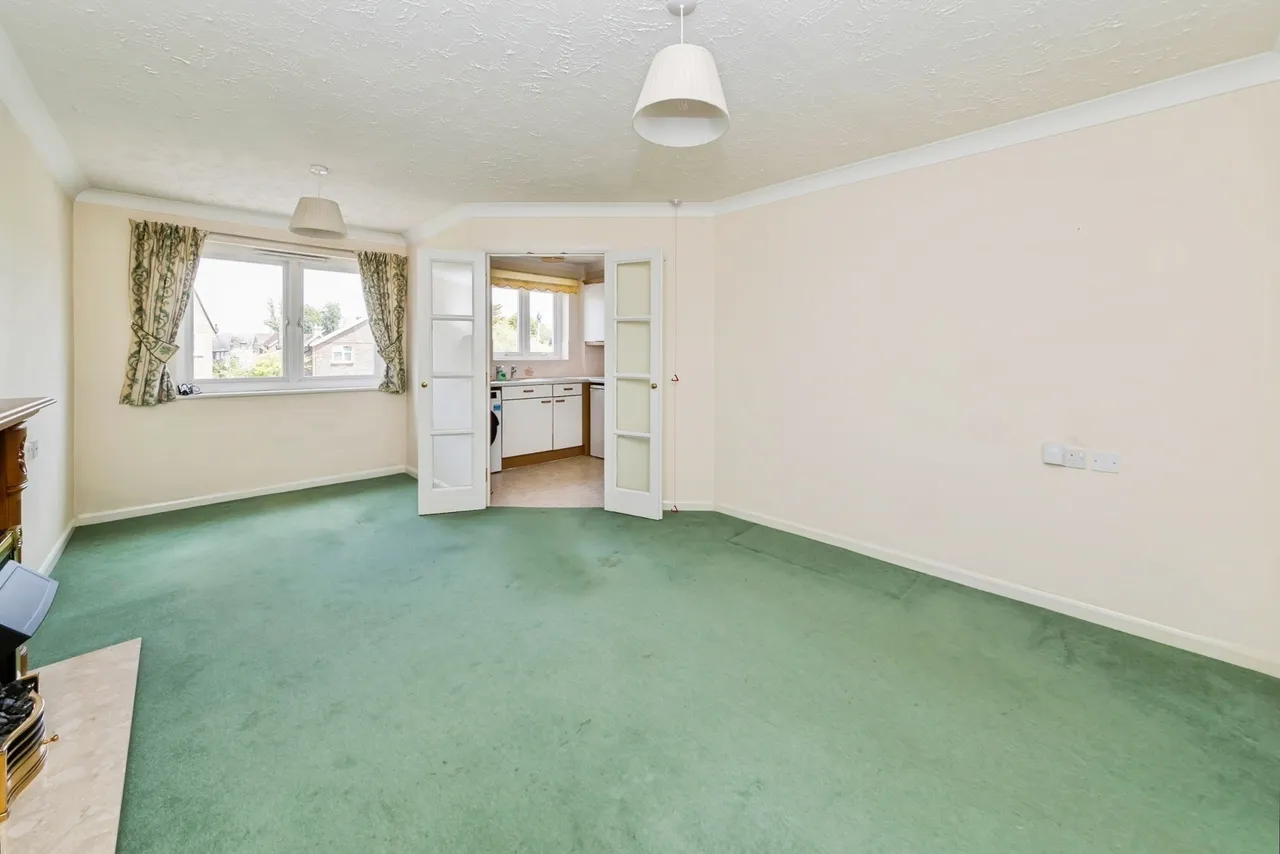 Gales Drive, Crawley, RH10, photo 7