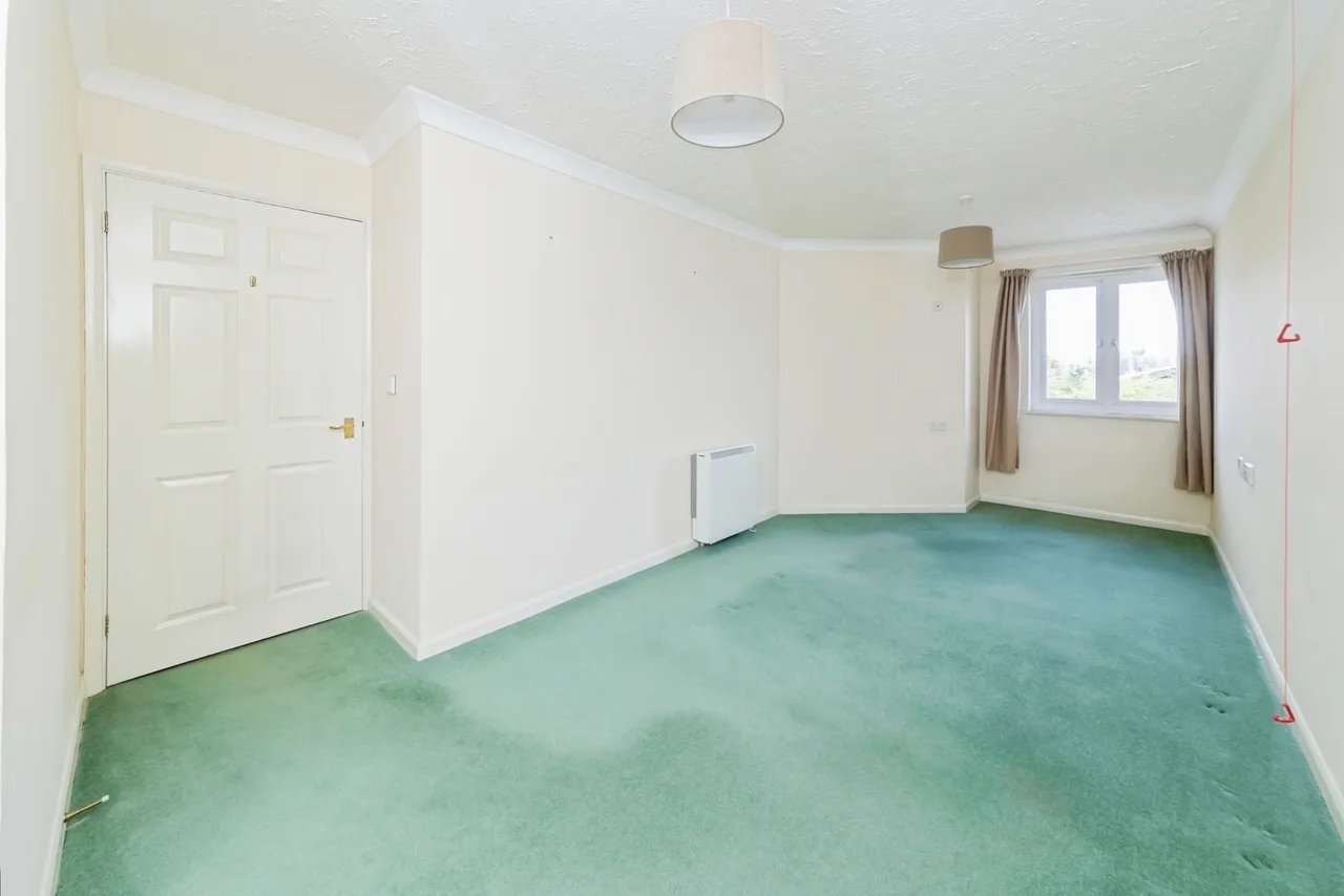 Gales Drive, Crawley, RH10, photo 14
