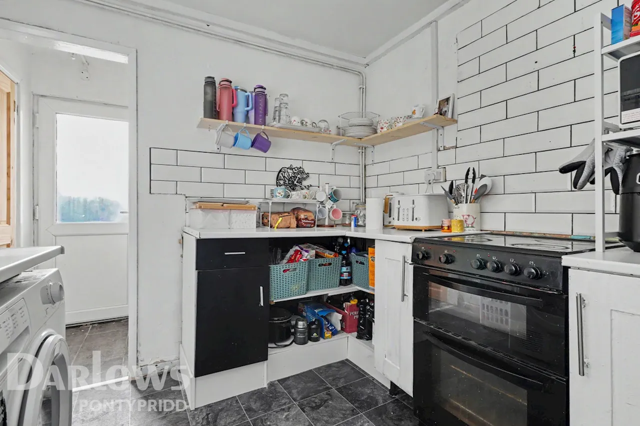 Merthyr Road, Pontypridd, photo 9