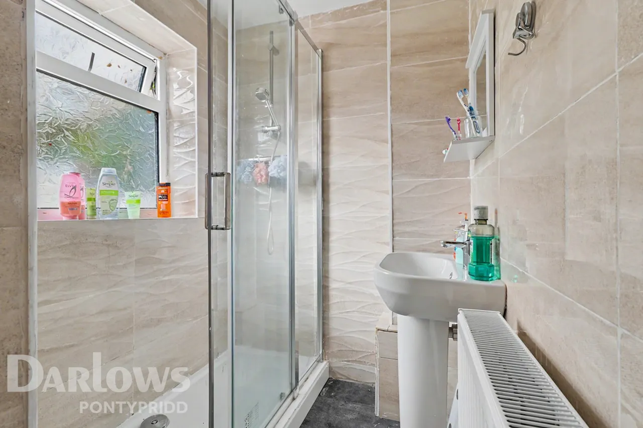 Merthyr Road, Pontypridd, photo 13