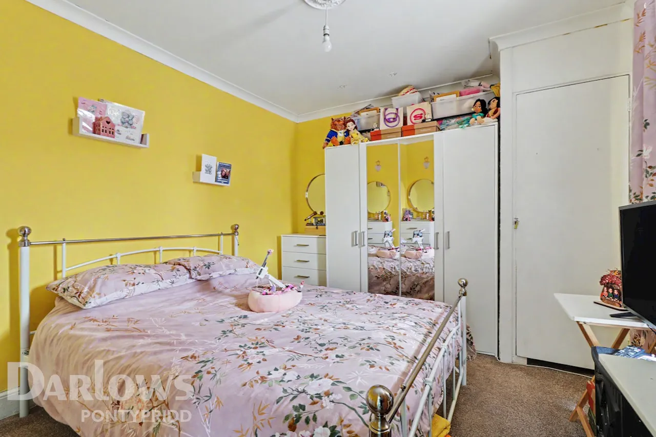 Merthyr Road, Pontypridd, photo 14