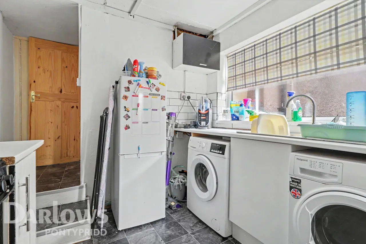 Merthyr Road, Pontypridd, photo 11