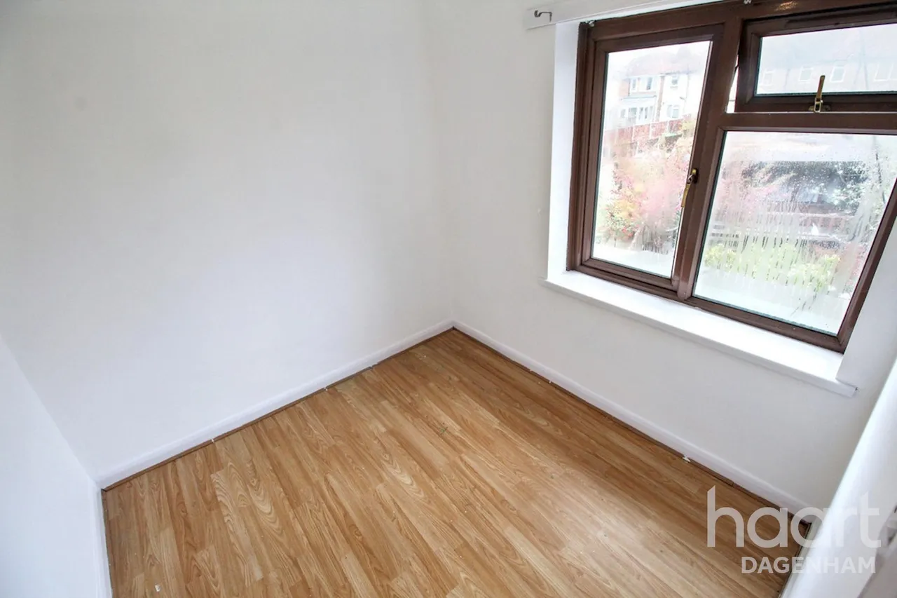 Halbutt Street, Dagenham, RM9, photo 9