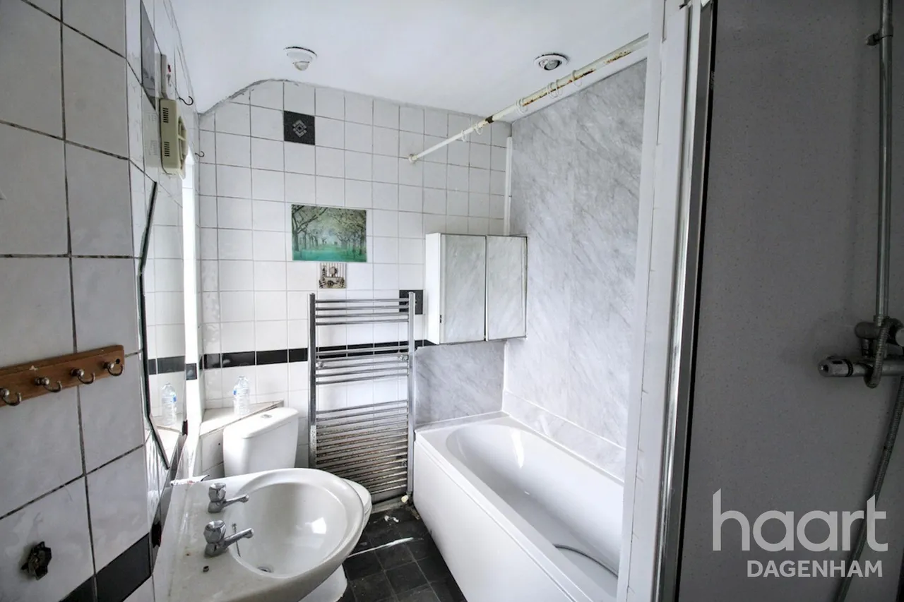 Halbutt Street, Dagenham, RM9, photo 10